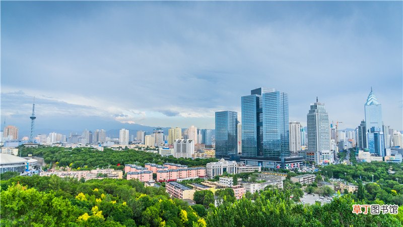 长春到乌鲁木齐多少公里