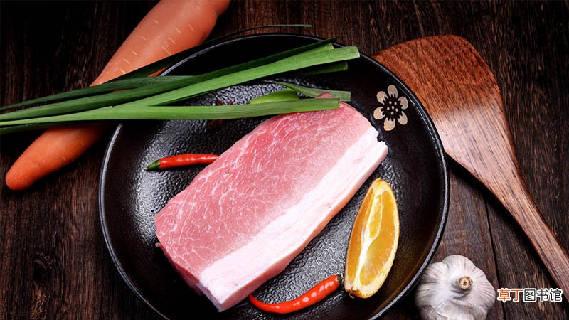 炒五花肉前要煮吗