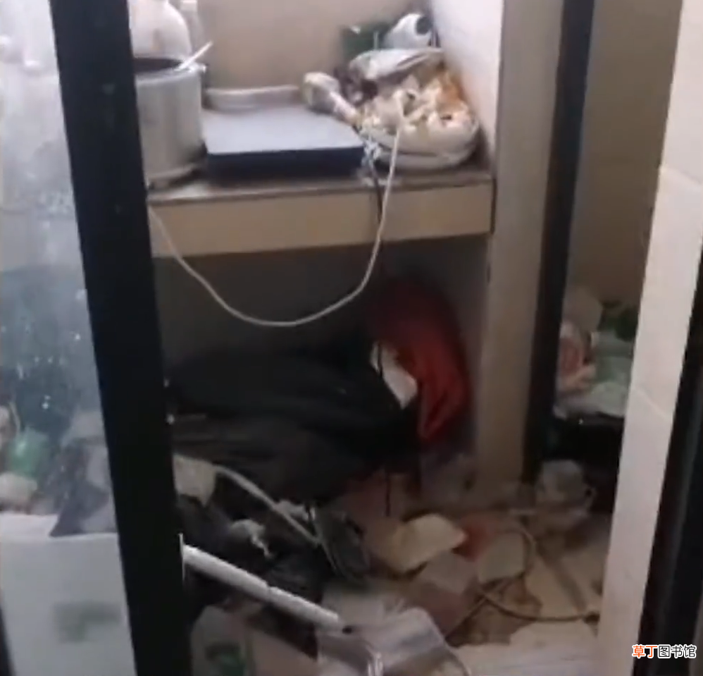 租房子搬家要注意什么 小伙退房留满屋垃圾打扫花一千