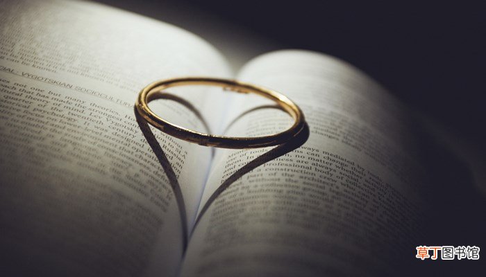 女人梦见戴黄金戒指