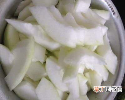 冬瓜炒虾仁 虾仁炒冬瓜好吃又营养的做法