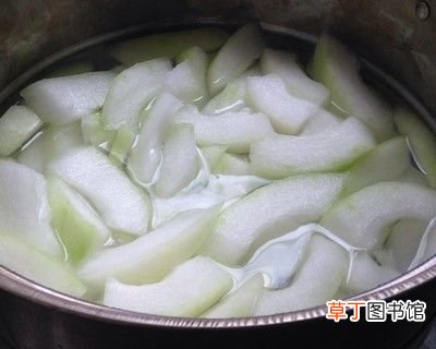 冬瓜炒虾仁 虾仁炒冬瓜好吃又营养的做法