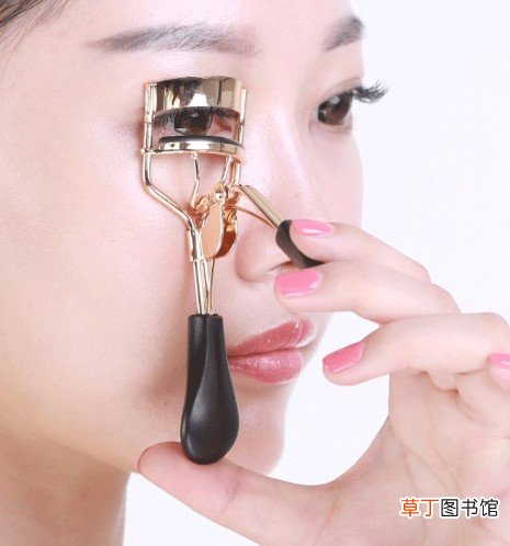 睫毛夹每天夹有危害吗