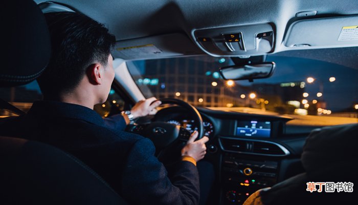 梦见自己在开车