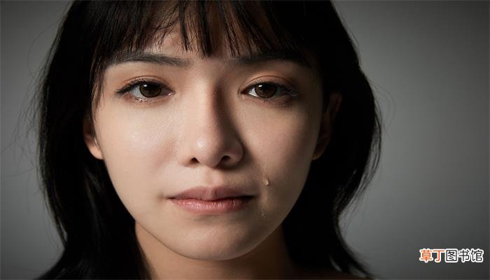 女人梦见自己在梦里哭