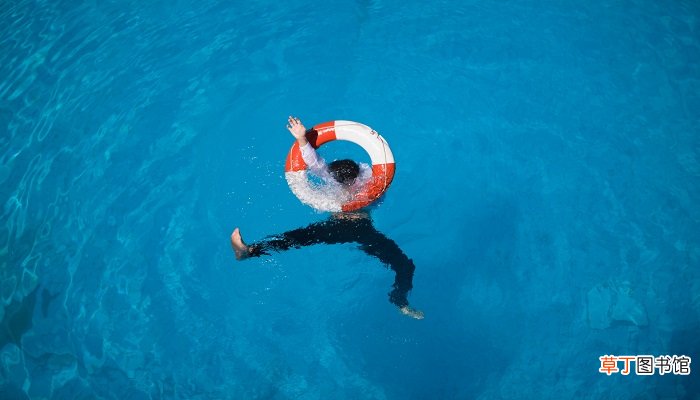 梦见孩子差点被淹死又被救了