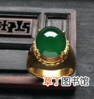 怎样挑选翡翠戒指面的好坏