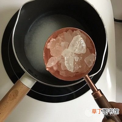 山楂罐头的做法 自制山楂罐头的做法