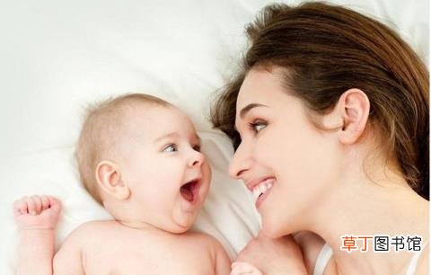 新生儿聪明的七个表现 婴儿笑是因为什么