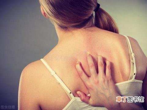 乳房周围有湿疹正常吗 为什么会乳房湿疹