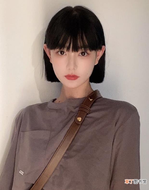 黑色短发怎样才不显老