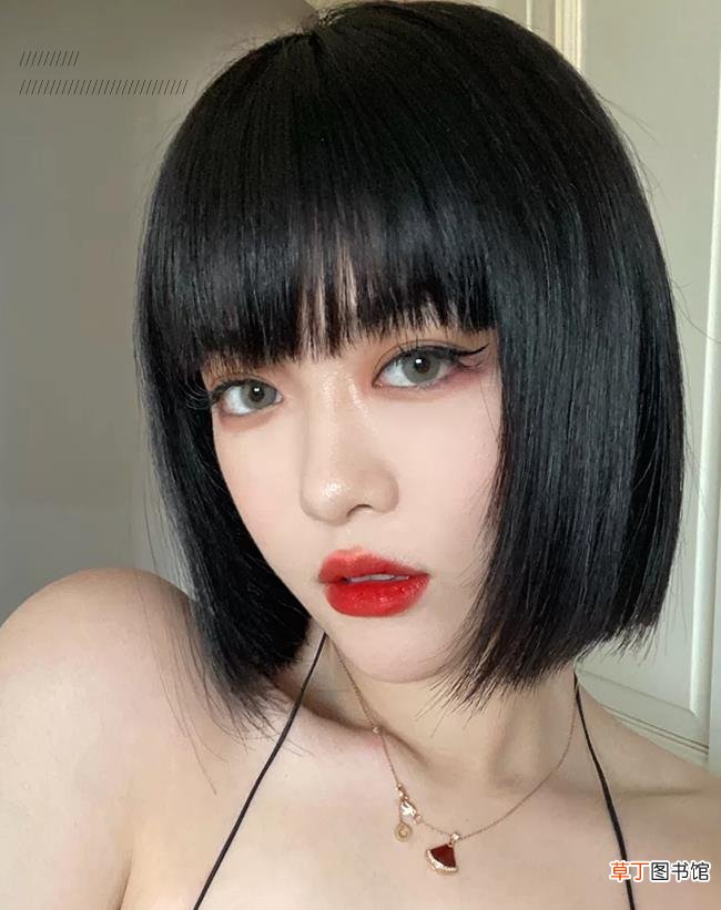 黑色短发怎样才不显老