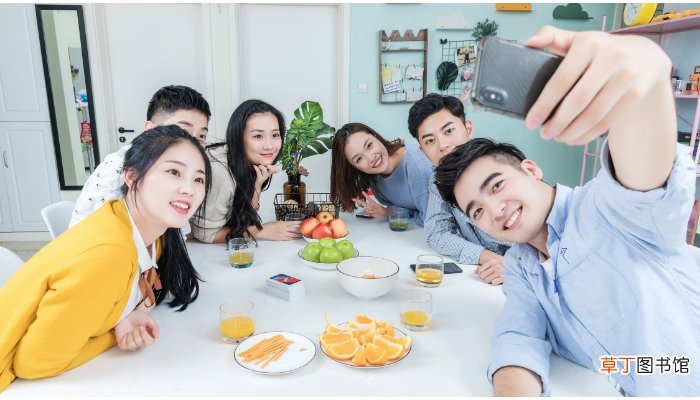 梦见一群陌生人来家里