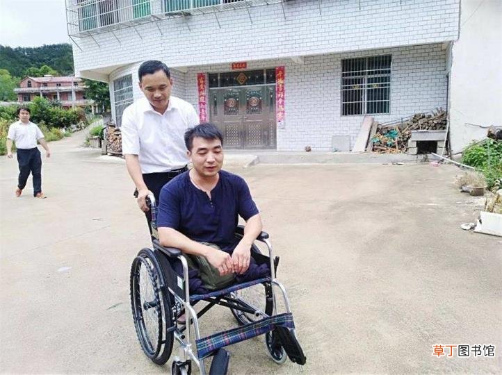壁虎断了的尾巴能存活多久 为什么壁虎的尾巴断了还会长