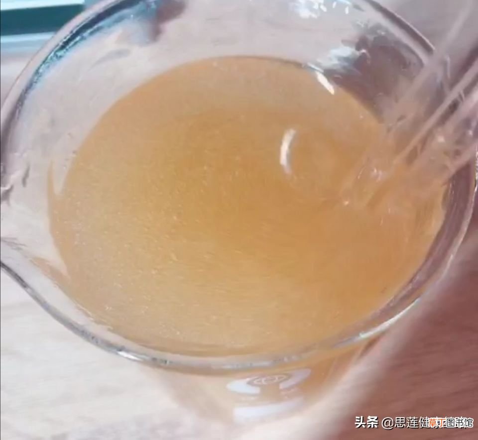 自制去皱眼霜方法 眼霜的制作方法
