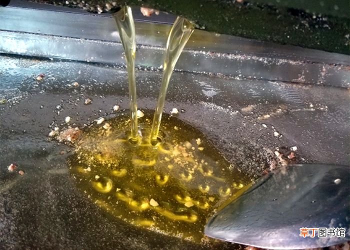 色拉油是什么油 色拉油和食用油，调和油有什么区别？