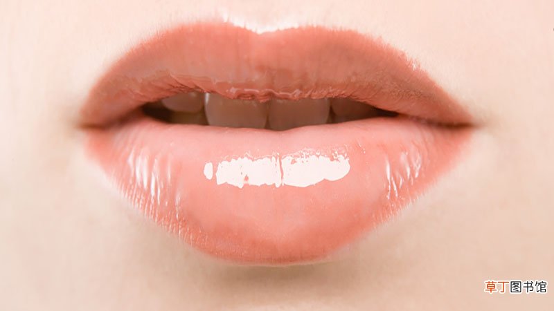 女人梦见口里吐血