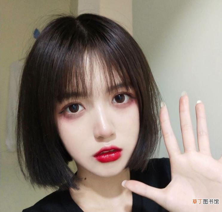 短发丸子头怎么扎