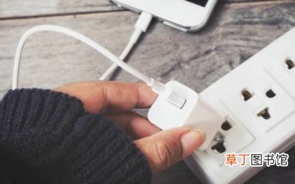 插座里有灰可以用吗 插座里面的灰怎么处理