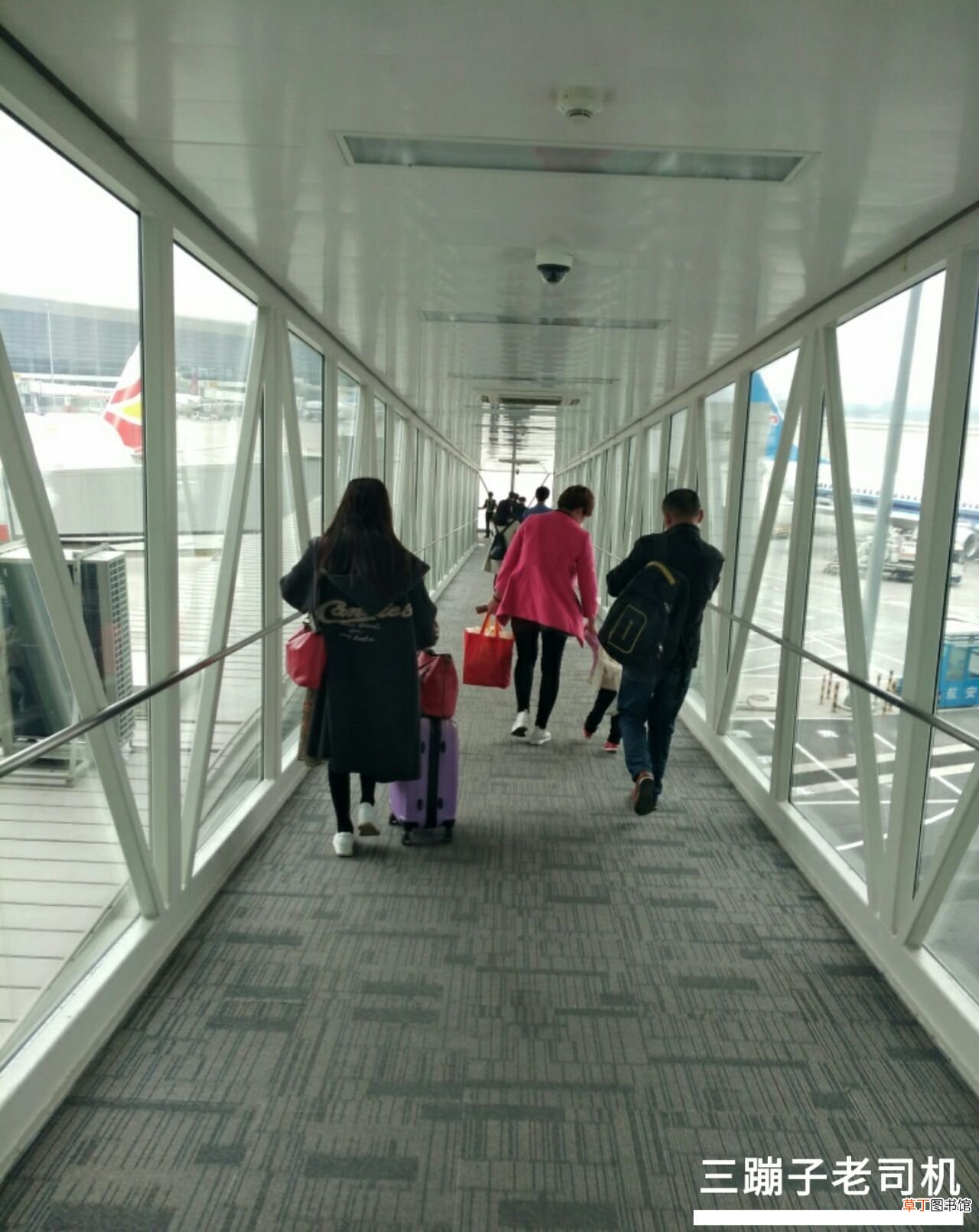 第一次坐飞机详细流程 第一次坐飞机流程