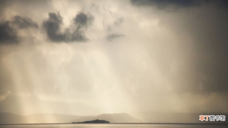 梦见暴风雨