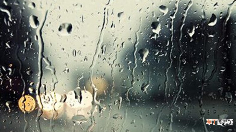 女人梦见下雨发大水是什么意思