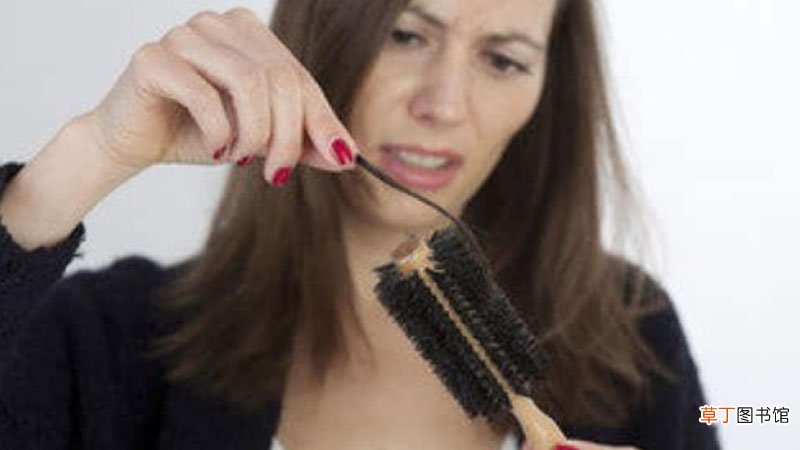 女人梦见掉一大把头发是什么意思