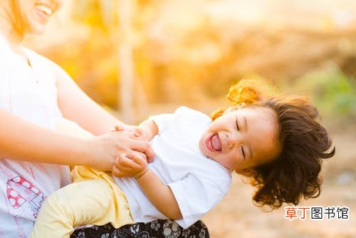 女人梦见抱别人的孩子什么意思