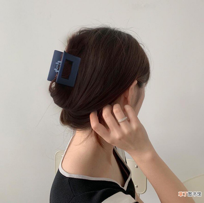 短发怎么扎好看简单