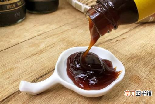 蚝油滴在衣服上用什么去除 蚝油弄到衣服上怎么办