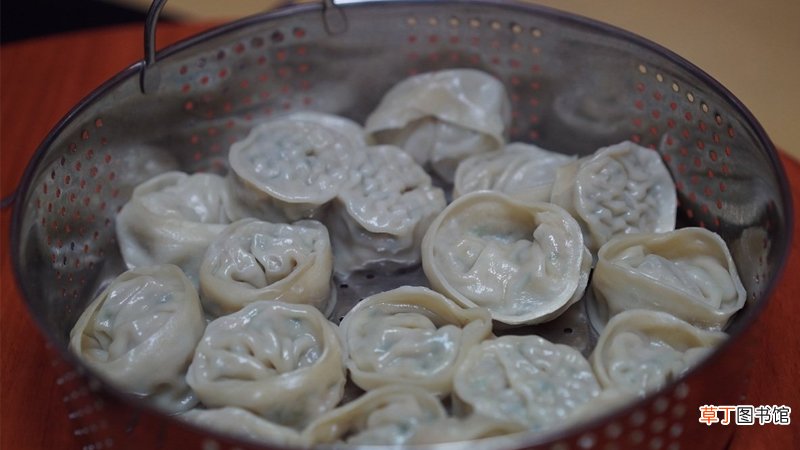 女人梦见吃饺子啥意思