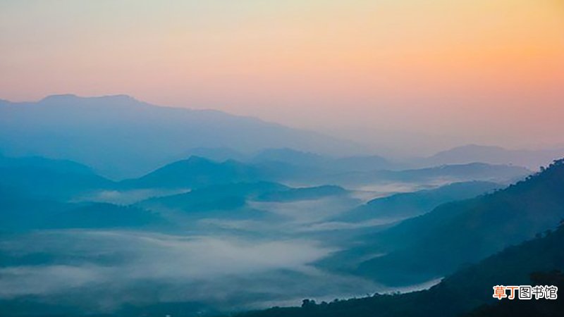 女人梦见爬山很陡峭