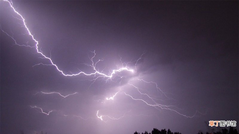 女人梦见打雷闪电