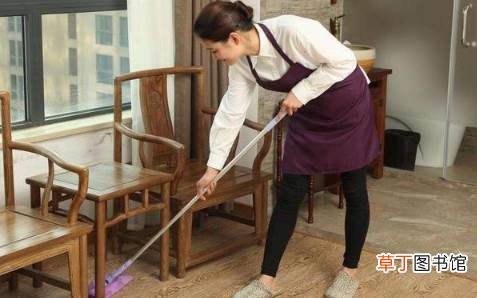 地砖拖地后有土腥味时间长了还有吗 瓷砖拖地后有腥味是怎么回事