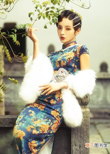 旗袍为什么要两边分叉 旗袍开叉在左边还是右边