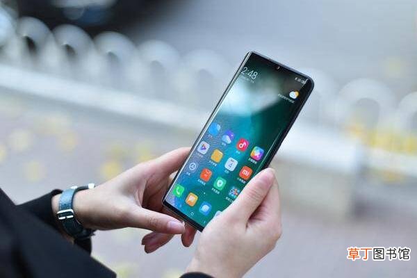 小米9的屏幕材质是LED还是OLED的