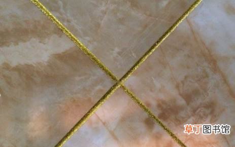 美缝剂干了用什么能洗掉 美缝剂干在衣服上怎么洗掉
