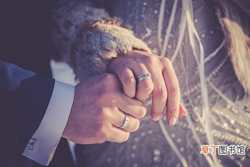 已婚女士梦到戒指断了是什么意思