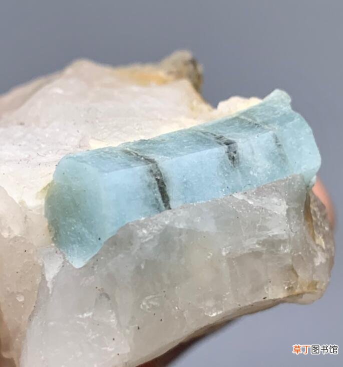 蓝色的天然石头有哪些