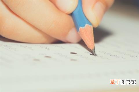 印度教师资格考试拖鞋藏蓝牙：作弊拖鞋一双5.2万元