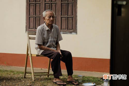 梦见早已死去的同村人什么意思