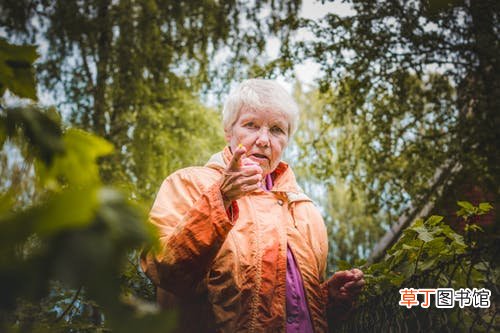 梦见自己妈妈死了自己哭的很伤心什么意思