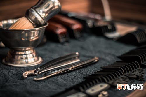 梦见自己剪头发剪短了什么意思
