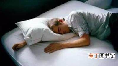 金鱼突然变得亢奋乱游 为什么鱼睡觉时睁着眼睛