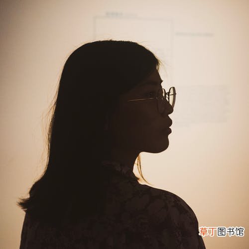 梦见自己的头发很多什么意思