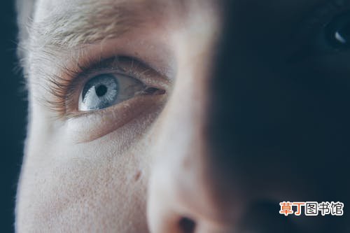 男人梦见右眼皮跳什么意思