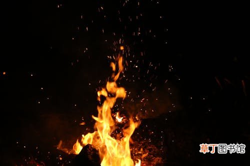 女人梦到车着火什么意思