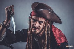 梦到家里进了劫匪什么意思