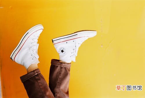 女人梦见地上好多鞋子什么意思