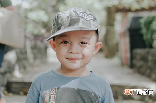 女人梦见捡到小男孩什么意思